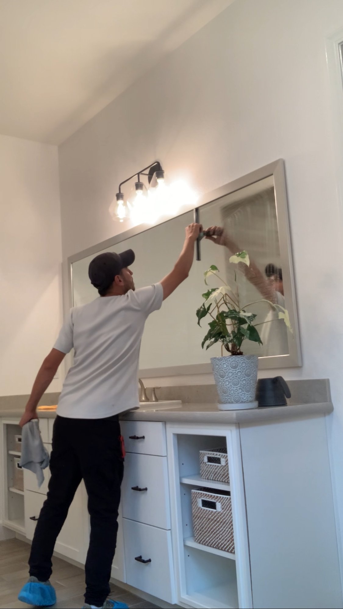 Mirror & Glass Cleaning